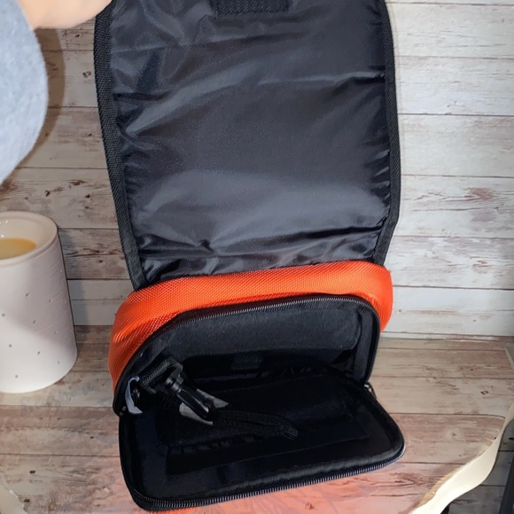 The 3DS Super Mario Universal Transporter Case - Picture 7 of 12